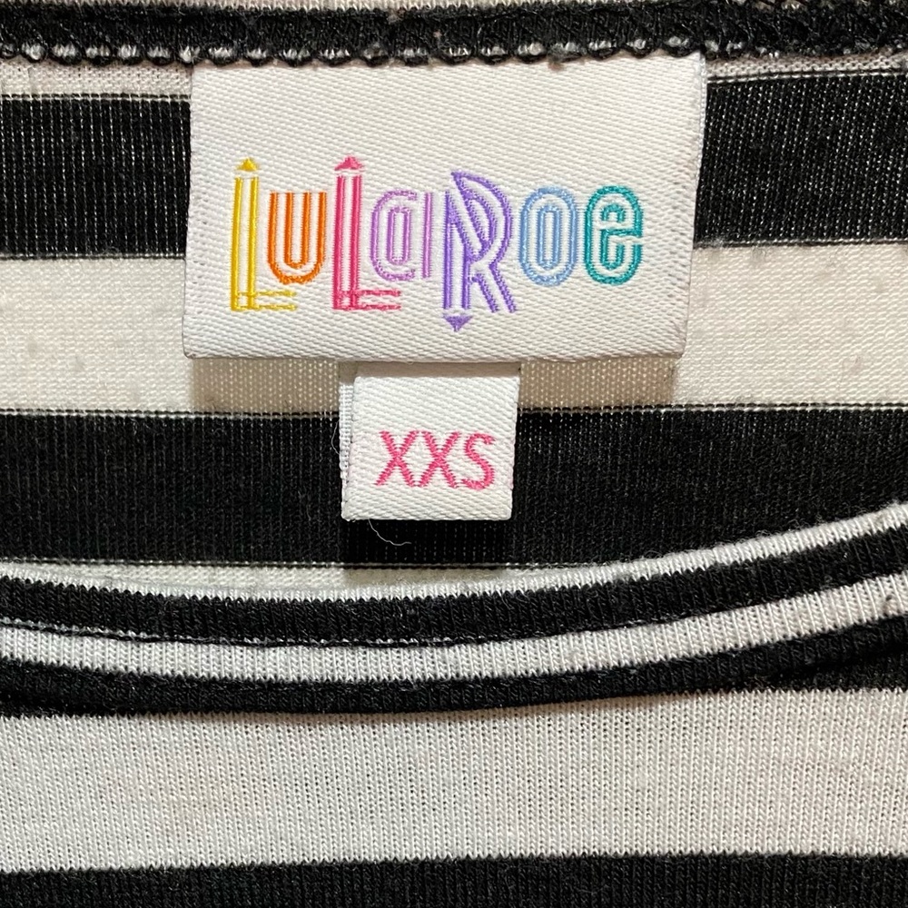 LuLaRoe High-Low Top - Picture 2 of 5